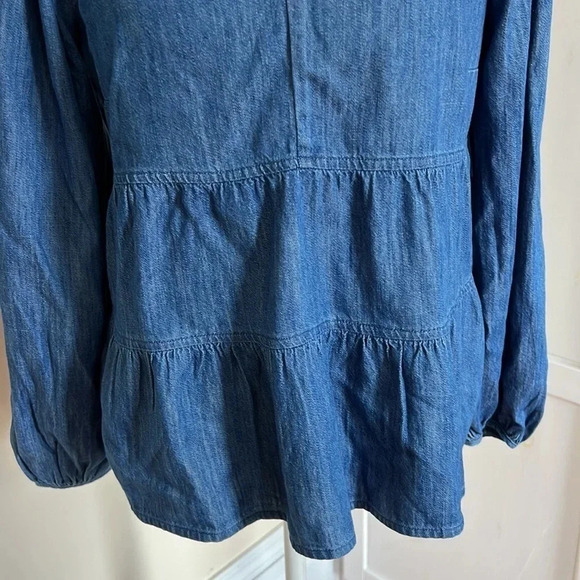 Old Navy Denim Long Sleeve Top with Elasticized Shoulders - NWT - Size M - Picture 5 of 12